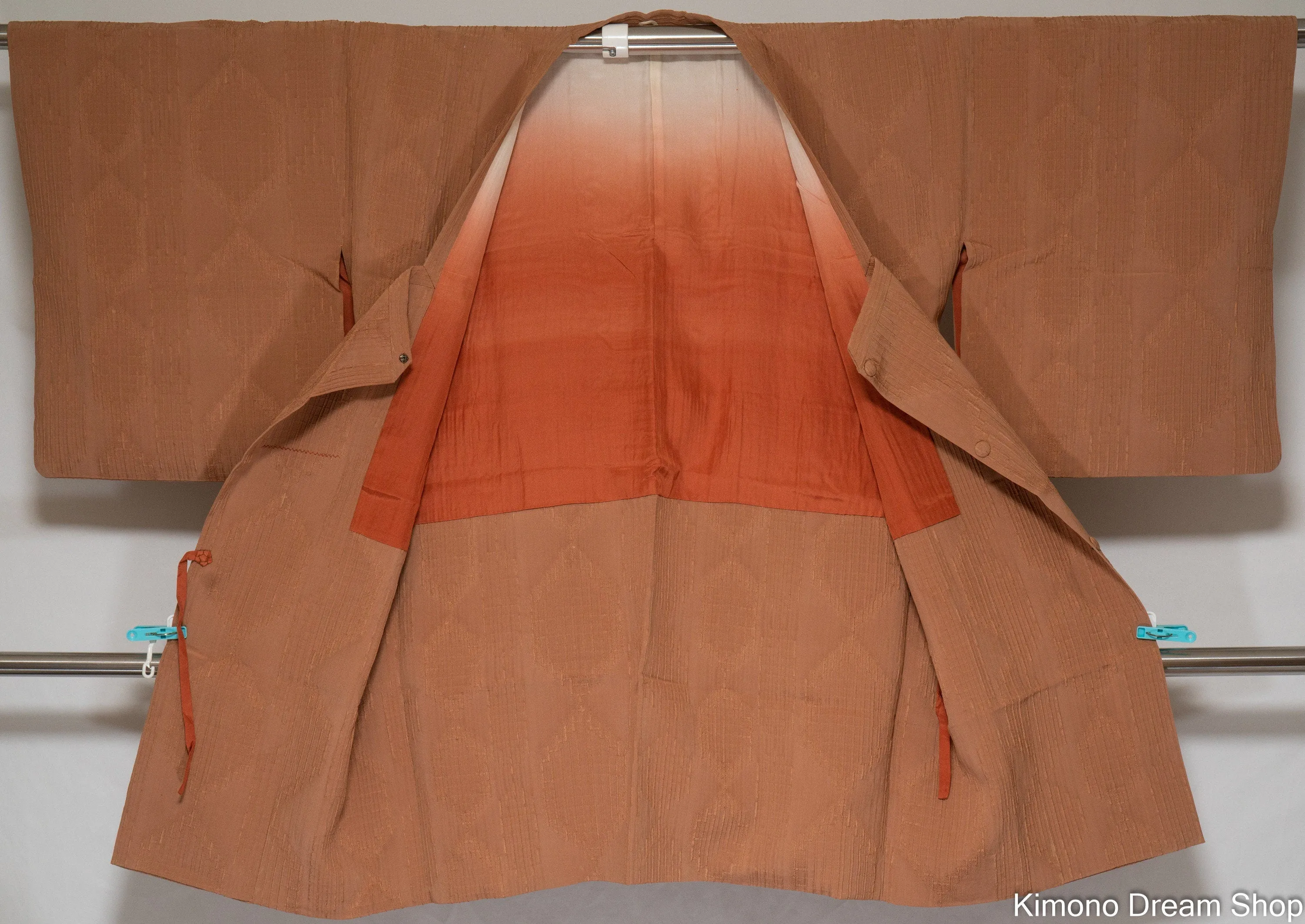 60s Silk. Brown Michiyuki - Retro Haori with Buttons & Pocket - Vintage Silk Kimono Jacket - Wood-like Diamonds Squares Made Out of Stripes